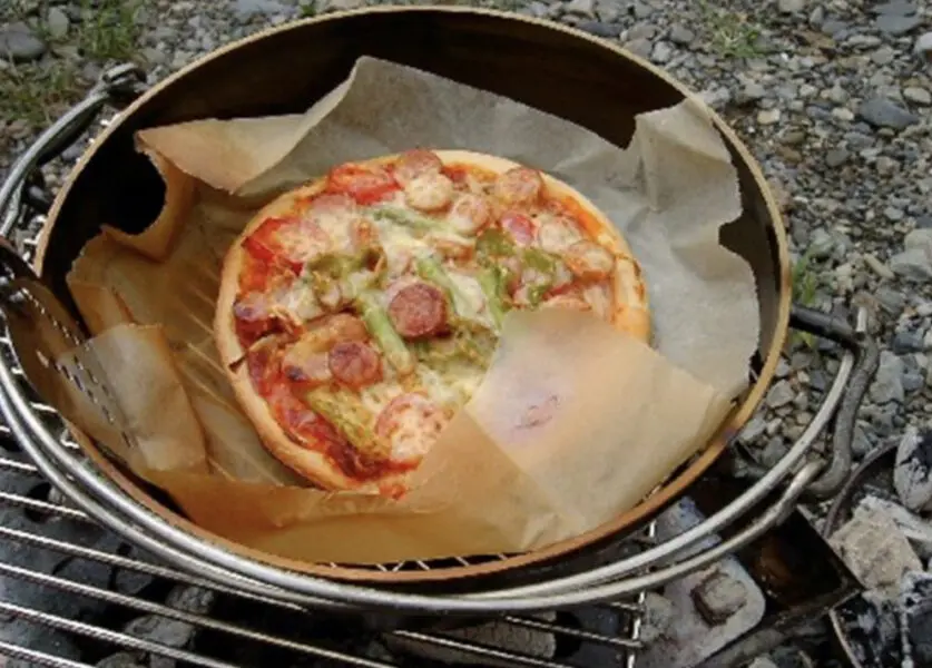 ピザ窯の代用ダッチオーブンクッキングシート